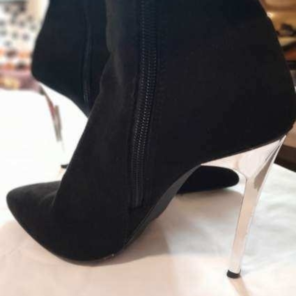 Elegant Black Heeled Boots with Silver Stiletto